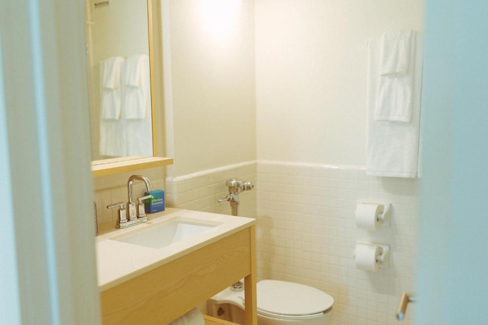 Superior King Room interior
